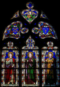 Les  saints Jacques le Mineur, Thomas et Jacques le Majeur avec les blasons des familles Mauroy et Huez
